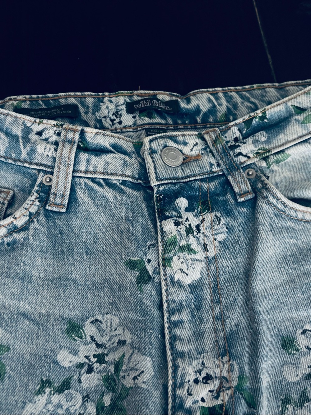 Wild Fable Women's 90's Relaxed Straight Jeans - Picture 6 of 6